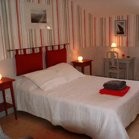فندق مبيت وإفطار Chambres D'hotes Les Fleurs Des Champs *