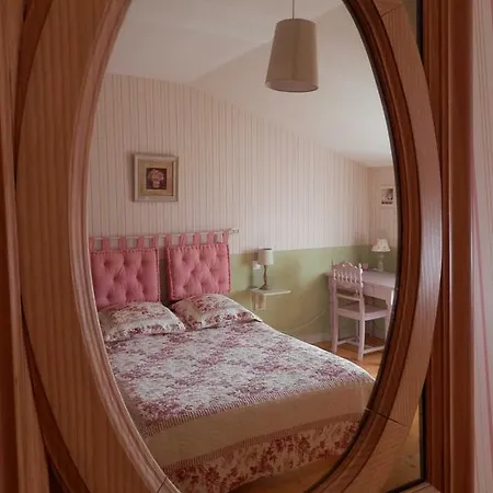 فندق مبيت وإفطار Chambres D'hotes Les Fleurs Des Champs Saint-Martin-dʼAry