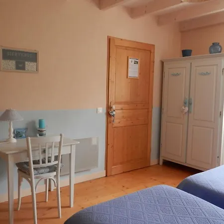 فندق مبيت وإفطار Chambres D'hotes Les Fleurs Des Champs Saint-Martin-dʼAry