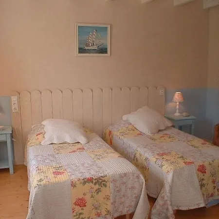فندق مبيت وإفطار Chambres D'hotes Les Fleurs Des Champs Saint-Martin-dʼAry